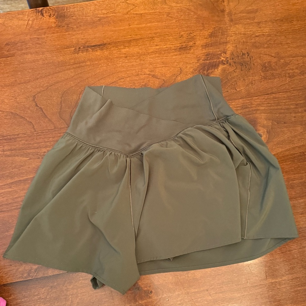OFFLINE by AERIE Crossover Shorts small